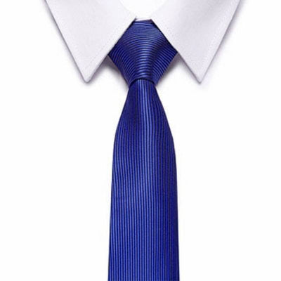 Karališkas mėlynas kaklaraištis