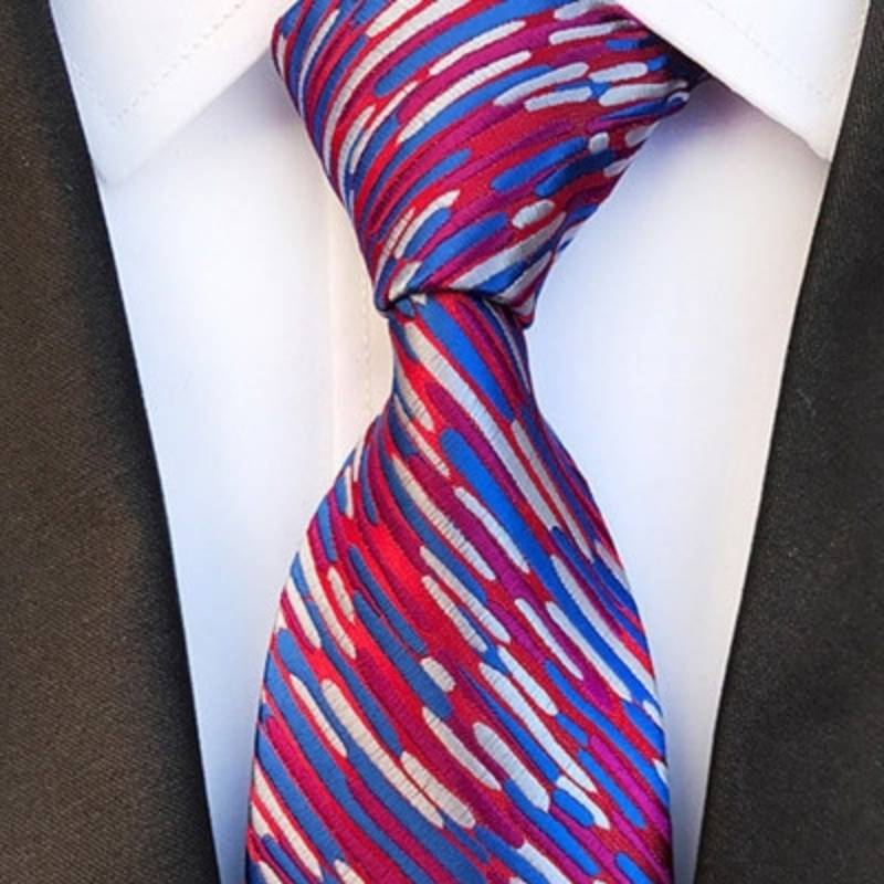 Kaklaraištis su raudonais, baltais ir mėlynais dryžuotais raštais