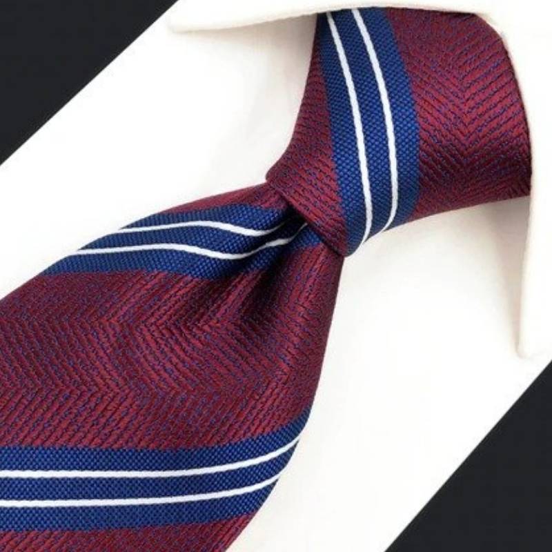 Mėlynas raudonas kaklaraištis