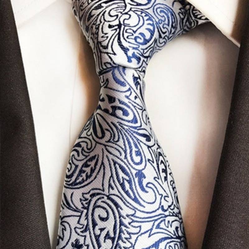 Cravate Blanche à Motifs Paisley Bleu Marine
