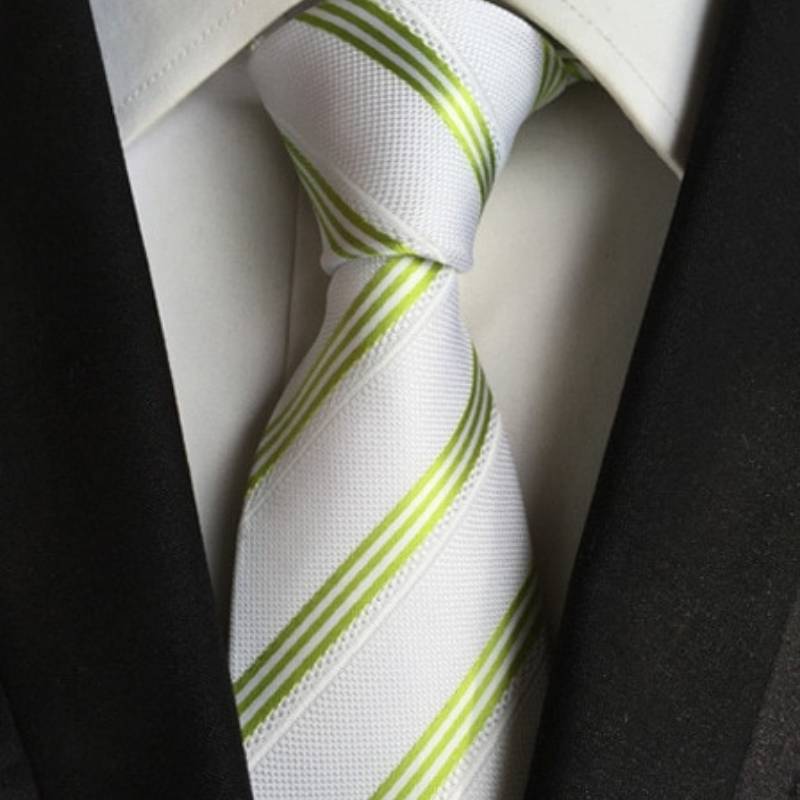 Cravate Blanche à Rayures Vertes Claires