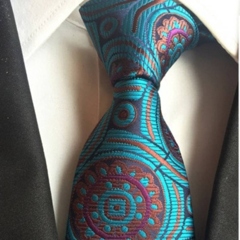 Kék nyakkendő barna mintával