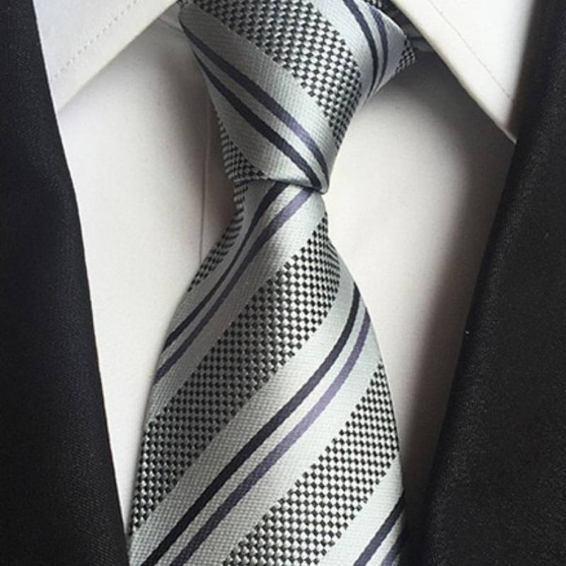 Gravata Listrada Cinza