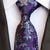 Cravate Noire à Fleurs Blanches et Violettes