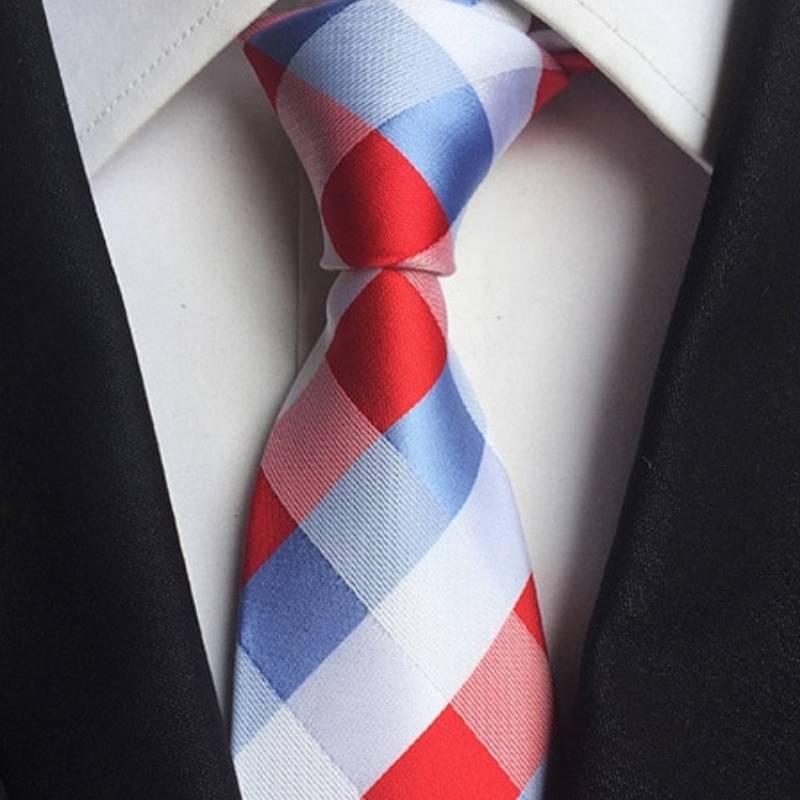 Cravate à Rayures Blanches, Bleues Claires et Rouges