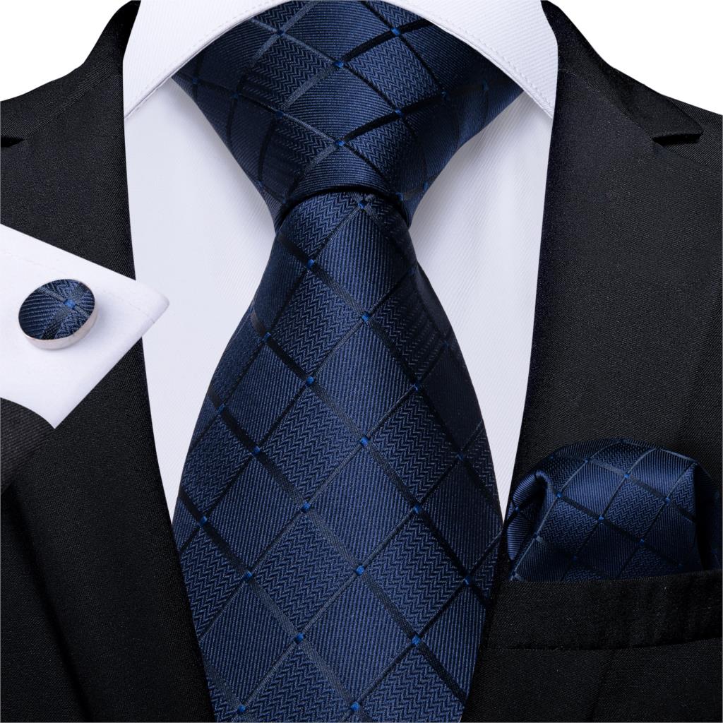 Cravate Bleu Marine à Carreaux